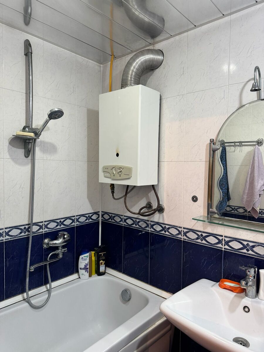 Satılır 4 otaqlı köhnə tikili 80 m² — Mənzil, Bakı (6)
