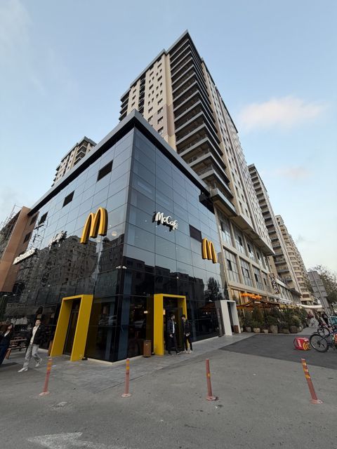 Satılır 4 otaqlı yeni tikili 192 m² — Bakı