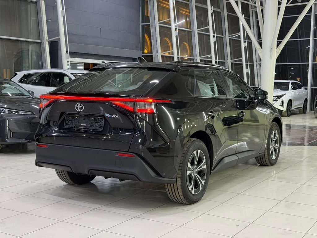 Toyota bZ4X, 71.4 kWh, 2023 il, yeni — Avtomobillər, Bakı (6)