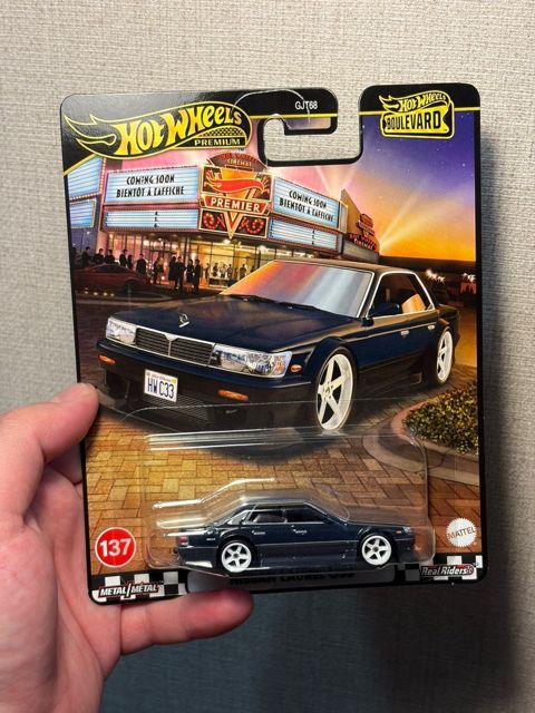 Hot Wheels premium Nissan Laurel C33 modeli — Bakı