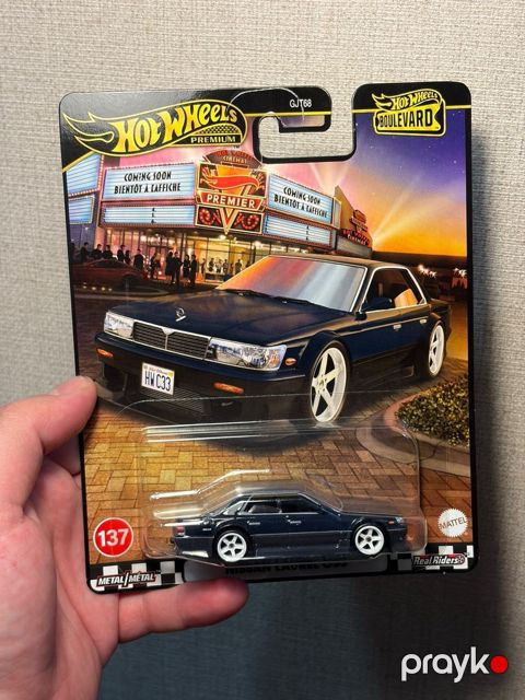 Hot Wheels premium Nissan Laurel C33 modeli — Bakı