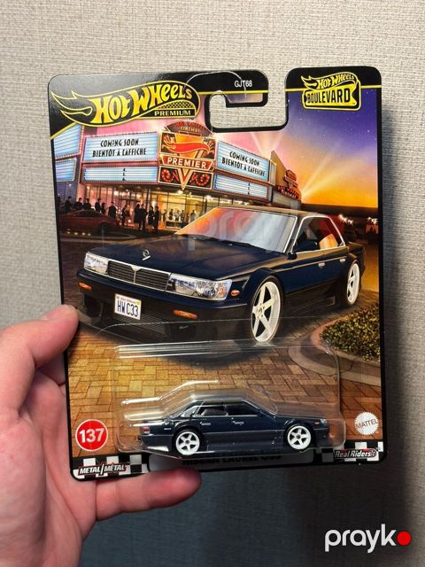 Hot Wheels premium Nissan Laurel C33 modeli — Bakı