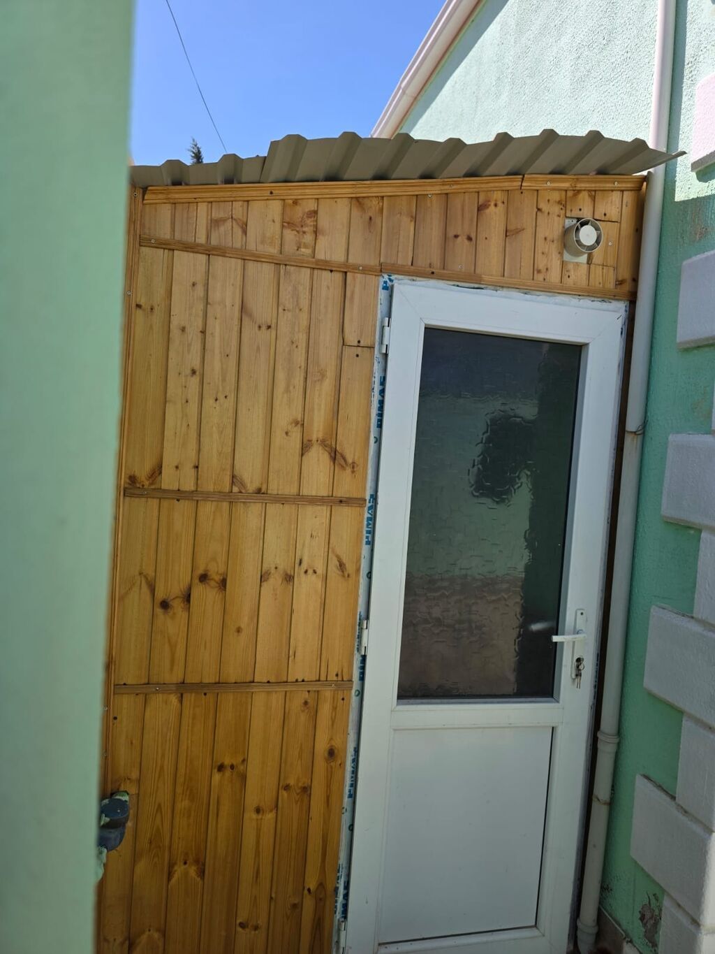Həyət evi – kompakt həyət sahəsi və örtülü eyvan - Divarları açıq — Ev, villa, Bakı (9)