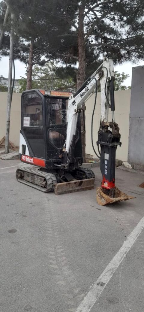 Ekskavator, 2012 il — Bakı