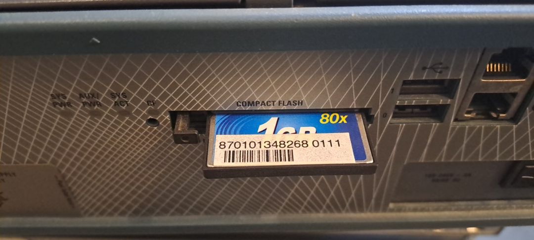 Router Cisco 2821 — Şəbəkə və server avadanlığı, Bakı (4)
