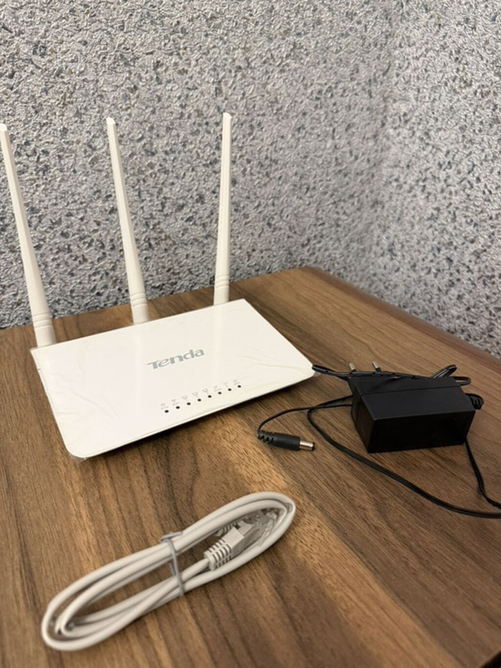 Tenda Wi‑Fi router Xüsusiyyətlər: - 3 ədəd xarici antena – geniş — Elektronika, Bakı (3)
