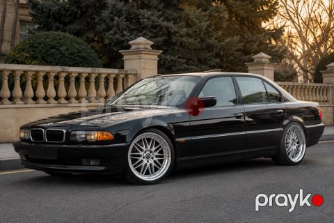 BMW E38, F10 təkərləri 305/30 R20, 265/35 R20