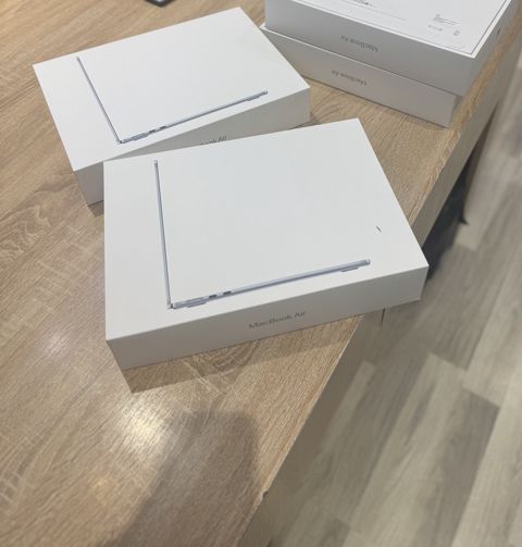 Apple Macbook Air 13-inch M5 chip 16/512GB — Bakı