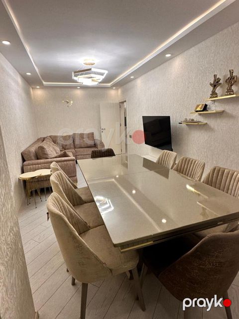 Satılır 3 otaqlı köhnə tikili 90 m²