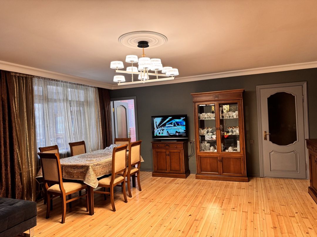Satılır 3 otaqlı köhnə tikili 99 m² — Mənzil, Bakı (3)
