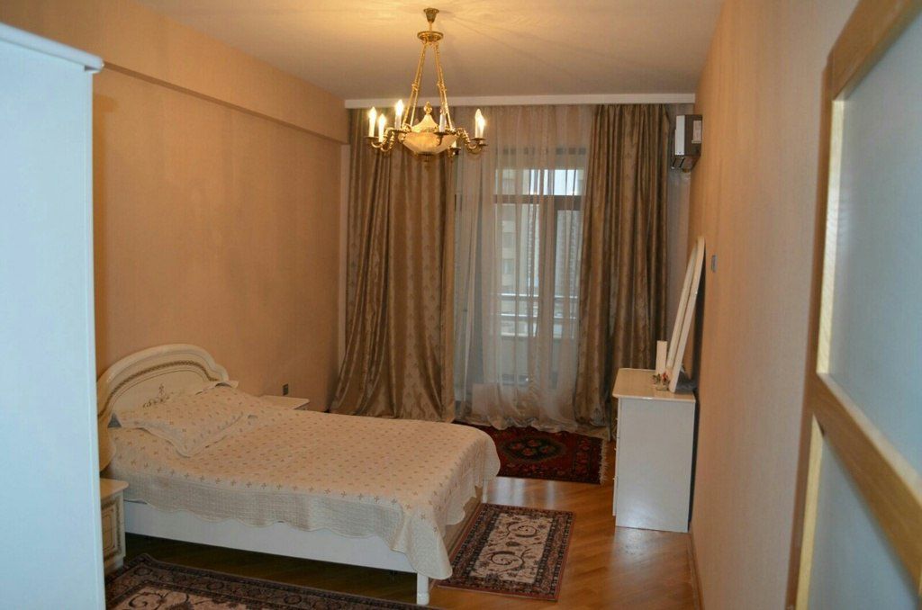 Satılır 3 otaqlı köhnə tikili 75 m² — Mənzil, Bakı (2)