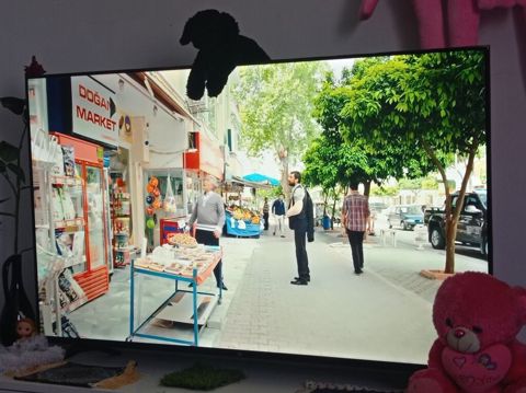 Smart TV – geniş ekran, incə çərçivə Xüsusiyyətlər: - Təxminən 55–65 — Sumqayıt