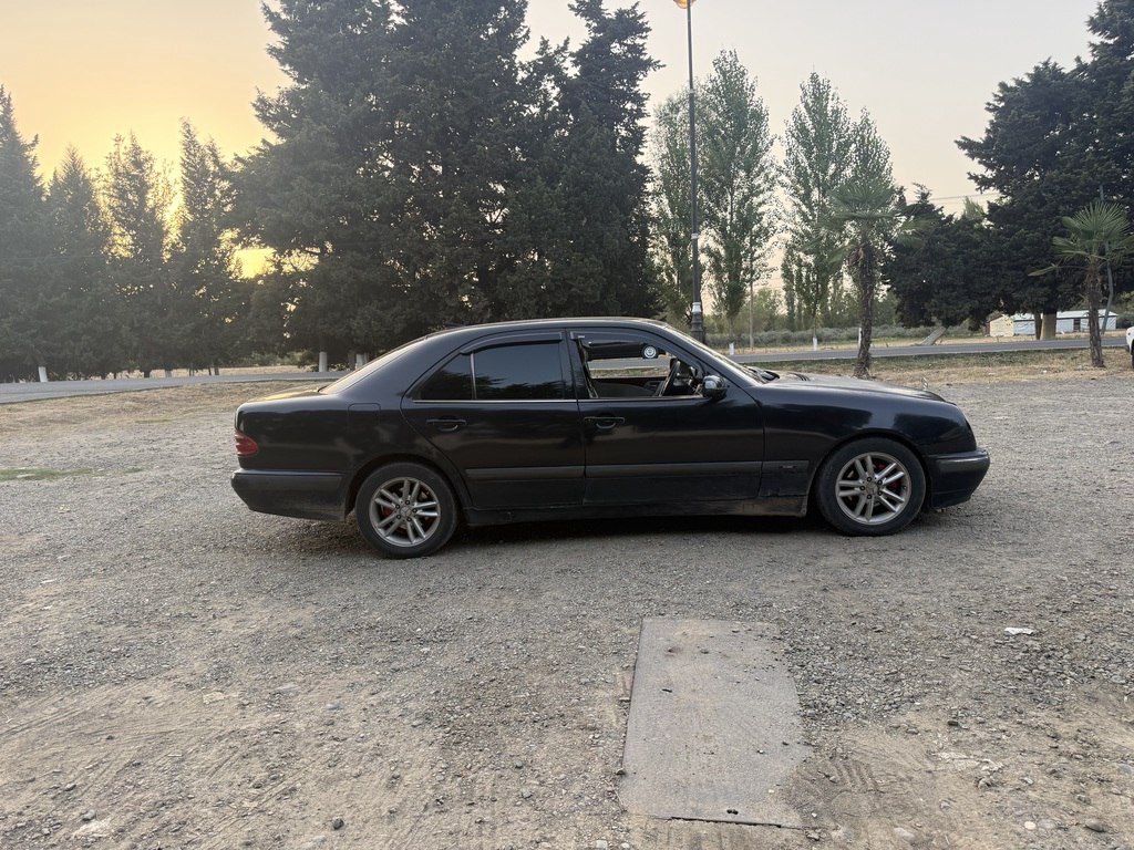 Mercedes E 220, 2.2 L, 2001 il, 794 673 km — Avtomobillər, Astara (3)