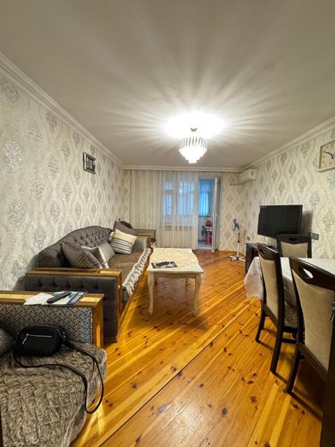 Satılır 3 otaqlı köhnə tikili 65 m² — Bakı