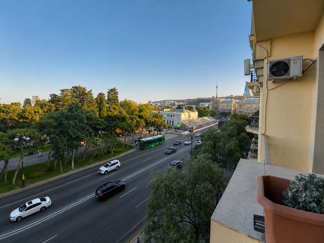 Satılır 2 otaqlı köhnə tikili 85 m² — Mənzil, Bakı (10)