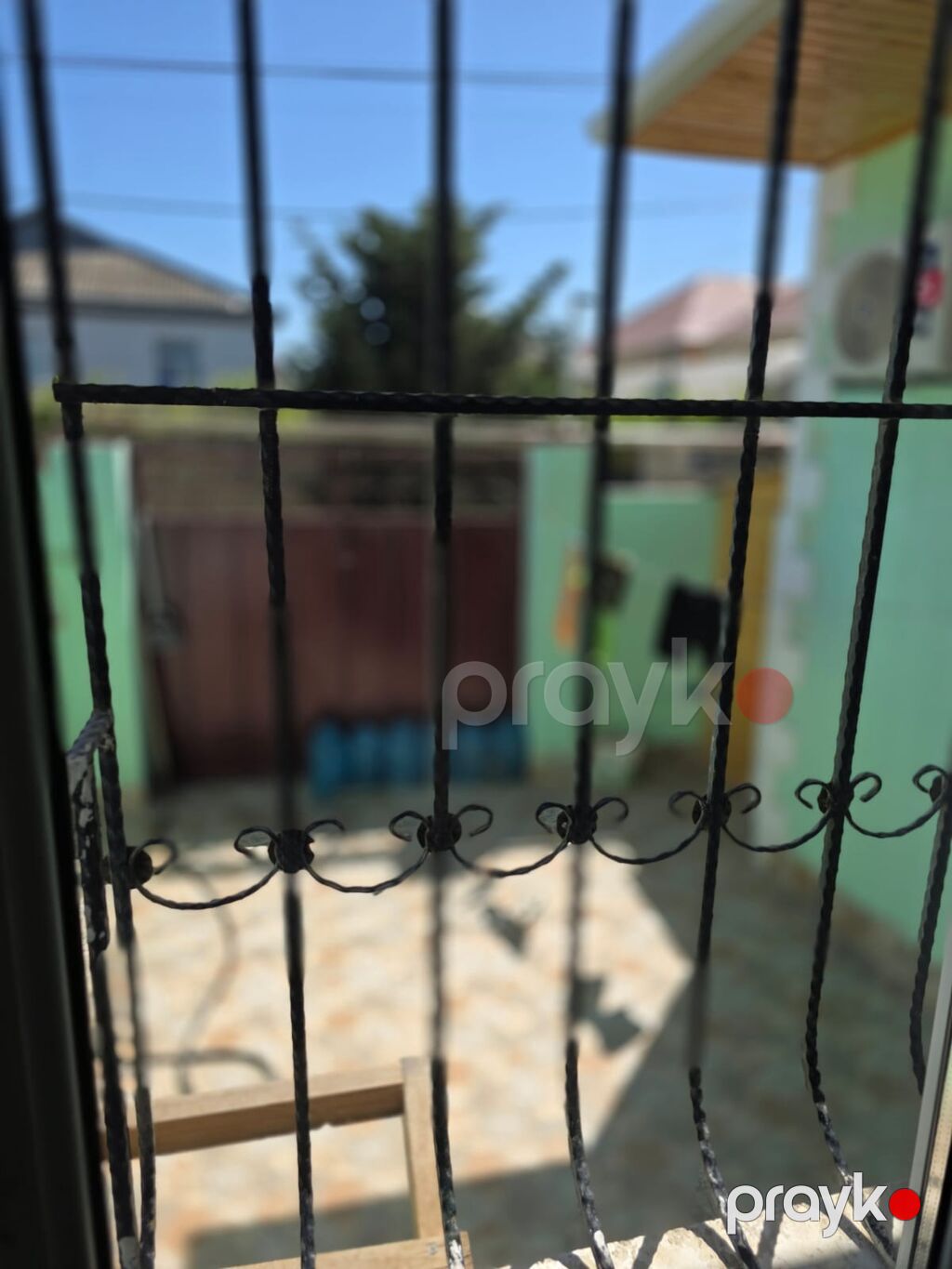 Həyət evi – kompakt həyət sahəsi və örtülü eyvan - Divarları açıq — Ev, villa, Bakı (7)
