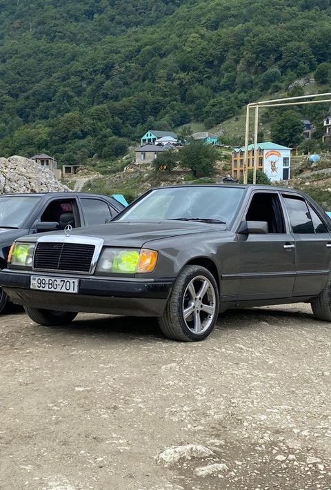 Mercedes 260 E, 2.6 L, 1989 il, 200 000 km — Quba
