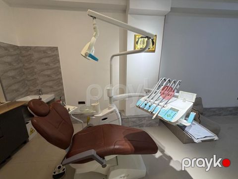 Stomatoloji qurğu – tam komplekt diş həkimi kreslosu və iş stansiyası — Pirəkəşkül