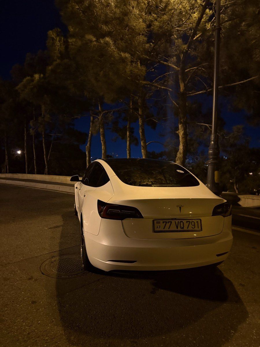 Tesla Model 3, 2023 il icarəsi — Avtomobil icarəsi, Bakı (2)