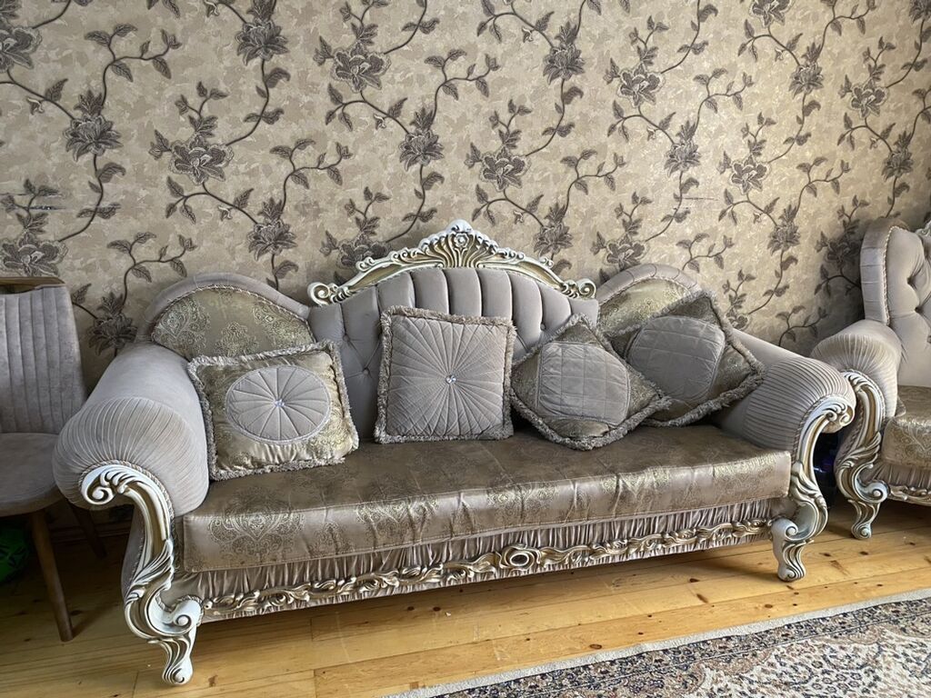 Klassik üslubda 3+1+1 dəst yumşaq mebel - Tərkib: 1 ədəd üçnəfərlik — Yumşaq mobilya dəstləri, Bakı