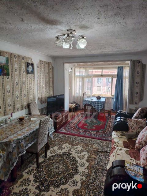 Satılır 2 otaqlı köhnə tikili 56 m²