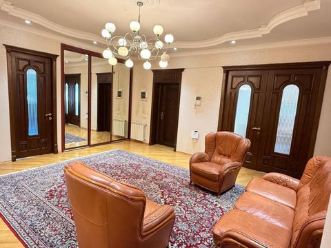 İcarəyə verilir 3 otaqlı köhnə tikili 85 m² — Bakı