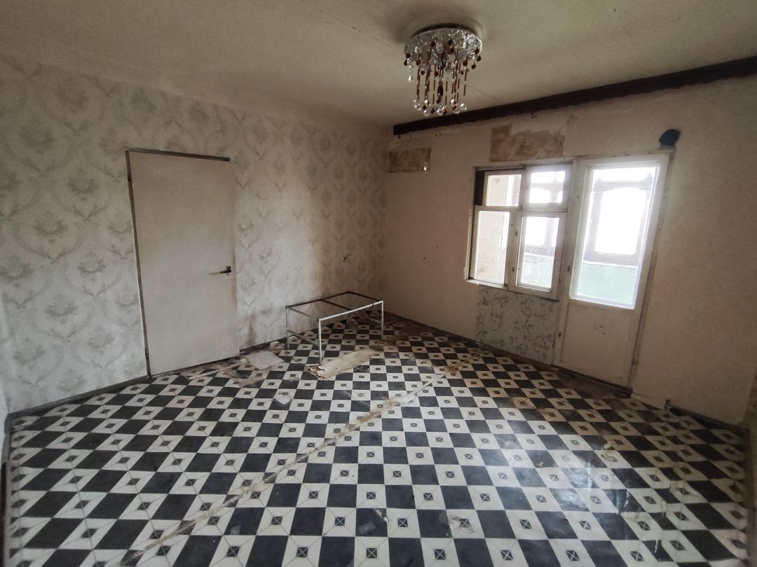 Satılır 4 otaqlı köhnə tikili 81 m² — Mənzil, Bakı (2)
