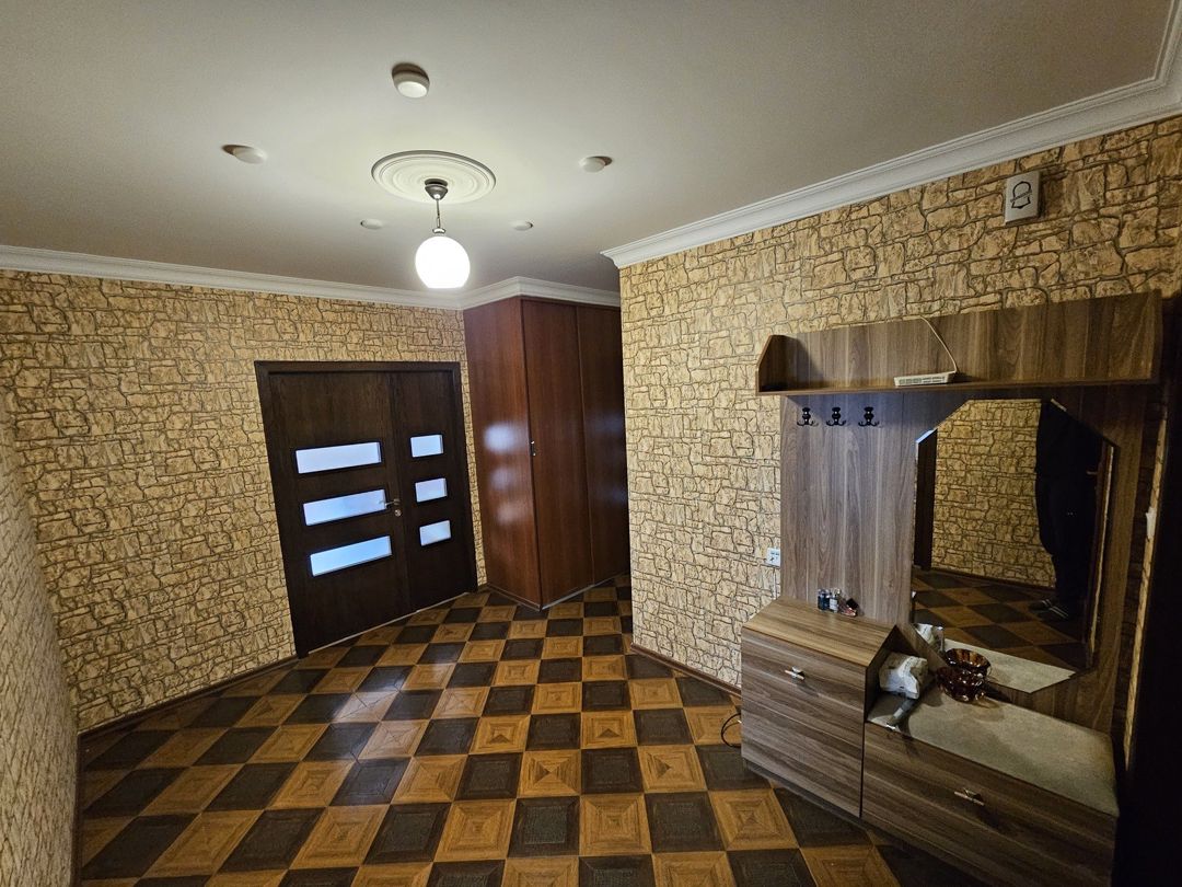 Satılır 2 otaqlı köhnə tikili 91 m² — Mənzil, Bakı (3)