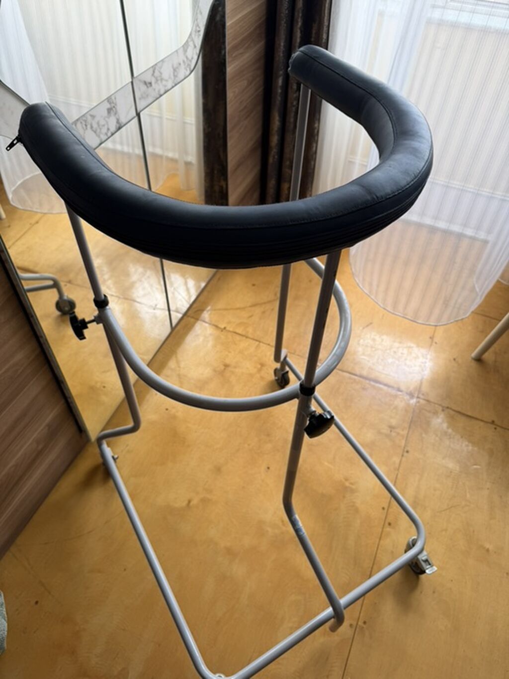 U-şəkilli qol dayaqlı yerimə trenajoru (rollator) - Təyinat — Kürəklər və yürüyüş aparatları, Gəncə (2)