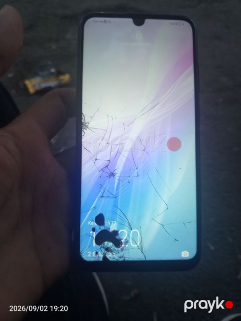 Məhsul: Ekranı qırıq smartfon Təsvir: - Damla tipli ön kamera — Sumqayıt