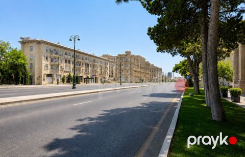 Satılır obyekt 725 m²