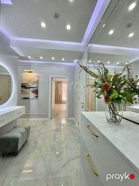 Satılır 4 otaqlı yeni tikili 130 m²