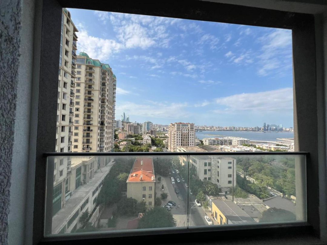 Satılır 4 otaqlı yeni tikili 180 m² — Mənzil, Bakı (7)