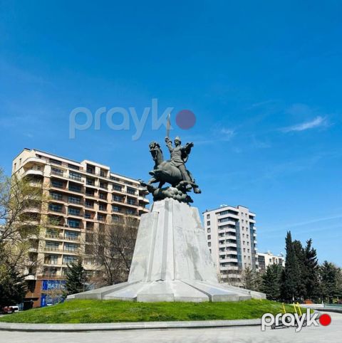 Satılır 3 otaqlı köhnə tikili 80 m² — Bakı