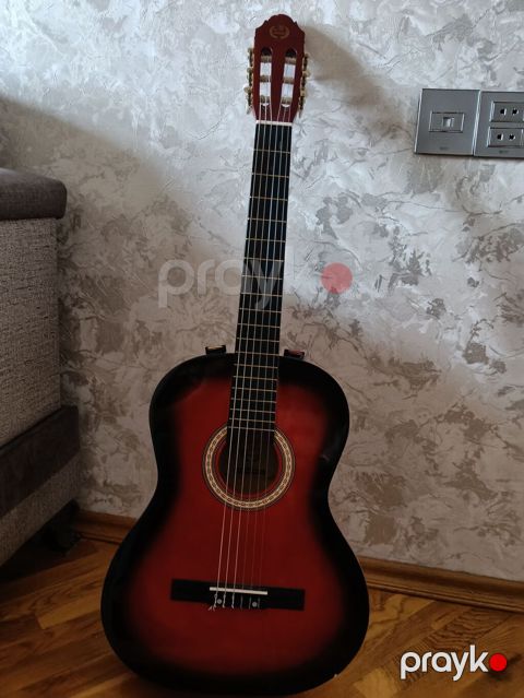 Klassik Gitara Mbta S/N:3910 Tam ölcü:4/4, Rəng:qırmızı — Bakı