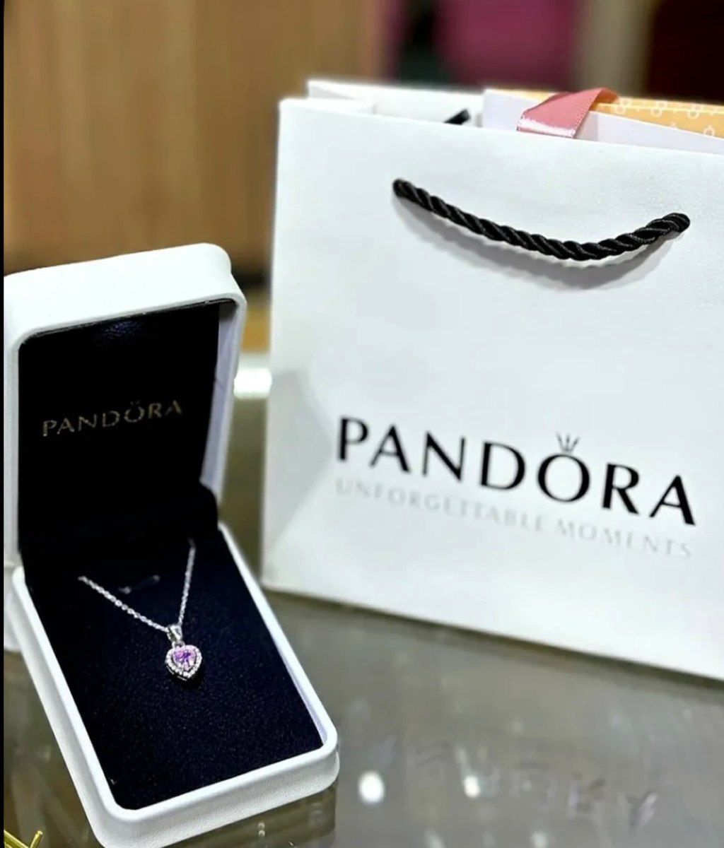 Pandora boyunbağı — Şəxsi əşyalar, Bakı