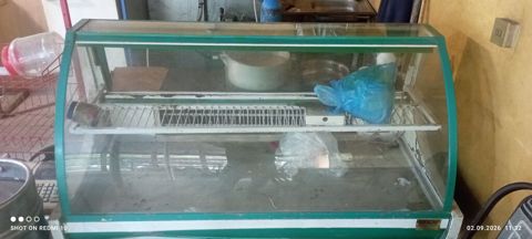 Soyuduculu vitrin satılır - Tip: elektriklə işləyən şüşə vitrin (şkaf — Bakı