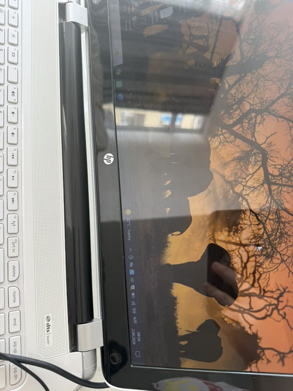 HP Pavilion seriyalı noutbuk – ağ rəngdə, geniş ekranlı model — HP, Xırdalan (3)