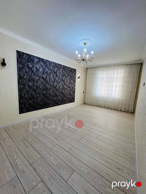 Satılır 2 otaqlı köhnə tikili 64 m²