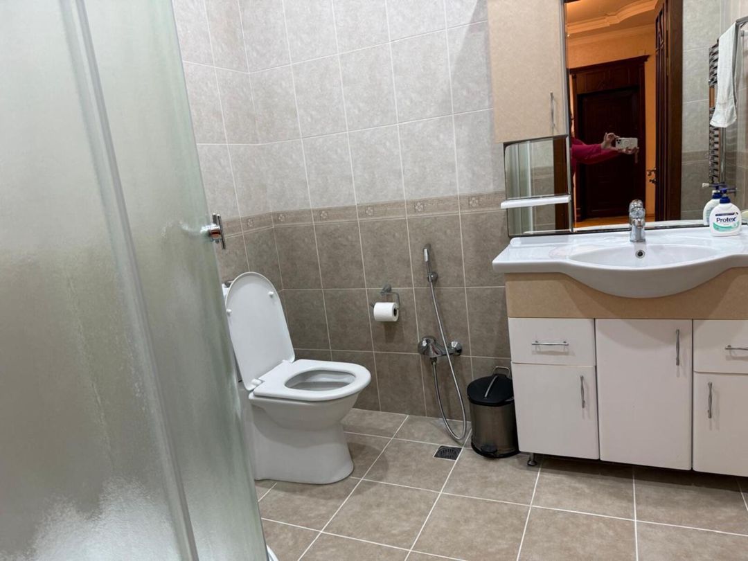 İcarəyə verilir 4 otaqlı yeni tikili 200 m² — Mənzil, Bakı (8)