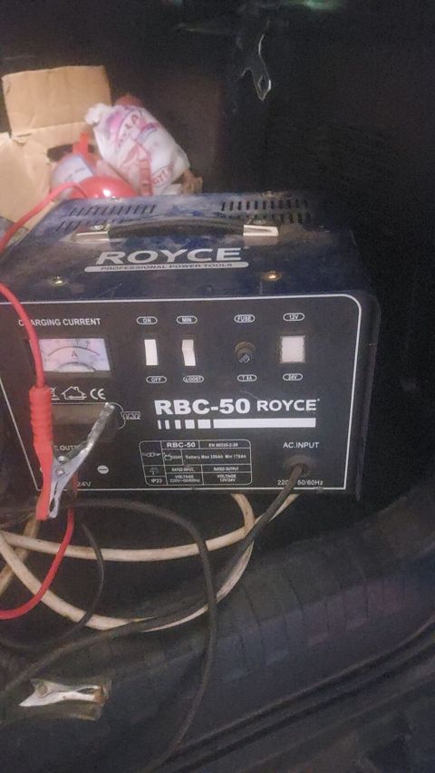 Royce RBC-50 avtomobil akkumulyatoru üçün şarj qurğusu - Brend/model — Bakı