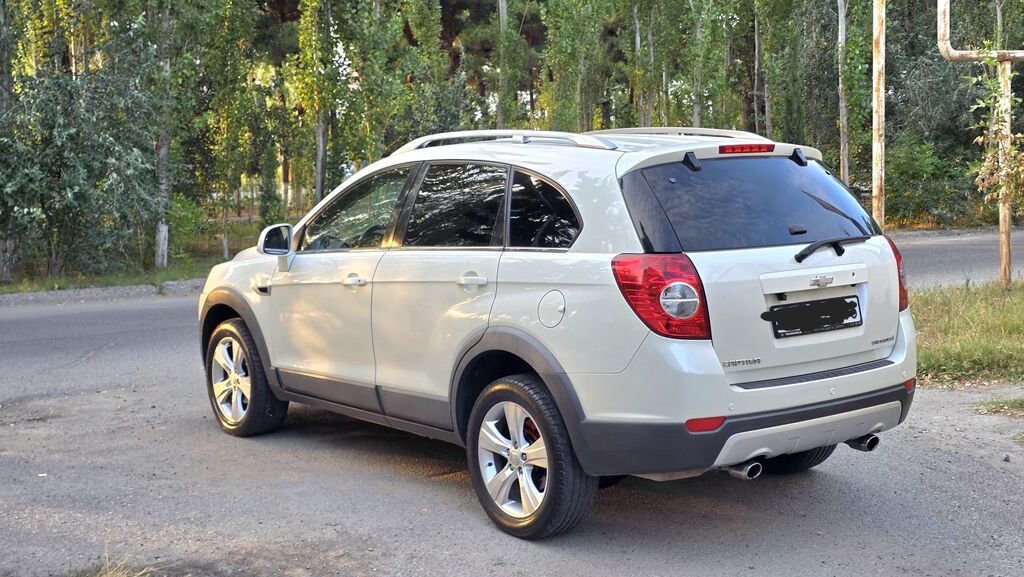 Chevrolet Captiva (restayl) – ağ rəngli, tam ölçülü 7 yerlik SUV — Avtomobillər, Sumqayıt (6)