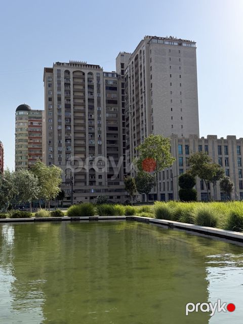 Satılır 4 otaqlı yeni tikili 263.5 m²