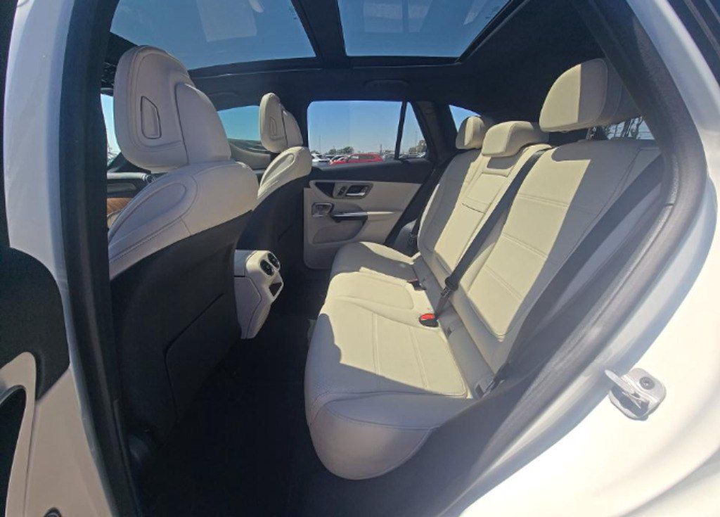 Mercedes GLC 300, 2.0 L, 2025 il, 6 468 km — Avtomobillər (10)