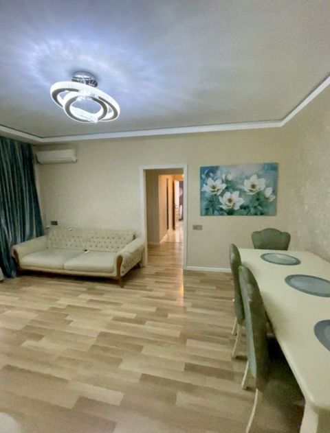 Satılır 3 otaqlı köhnə tikili 80 m² — Bakı