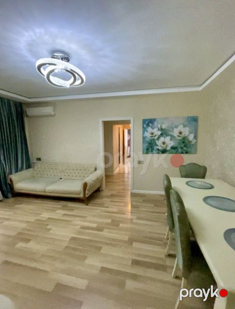Satılır 3 otaqlı köhnə tikili 80 m²