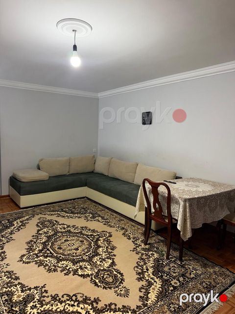 İcarəyə verilir 2 otaqlı köhnə tikili 60 m²