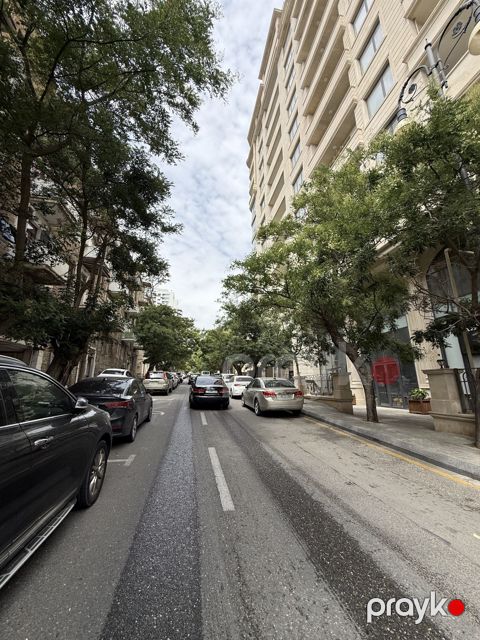Satılır 3 otaqlı köhnə tikili 90 m²