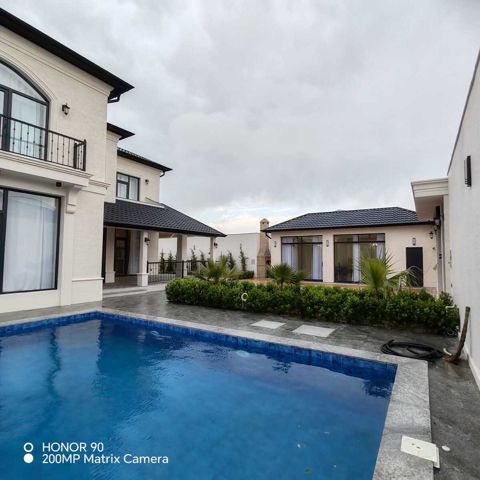 Satılır 6 otaqlı həyət evi/bağ evi 300 m² — Bakı