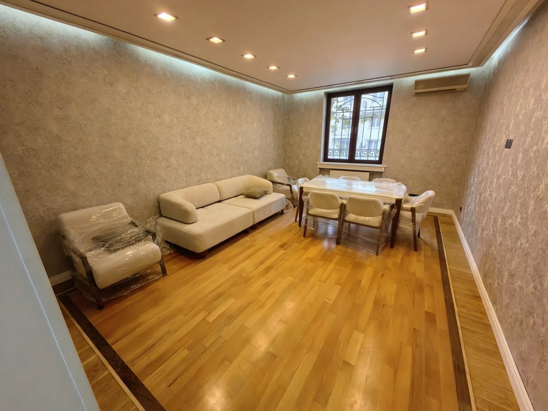 İcarəyə verilir 2 otaqlı köhnə tikili 90 m² — Mənzil, Bakı (3)